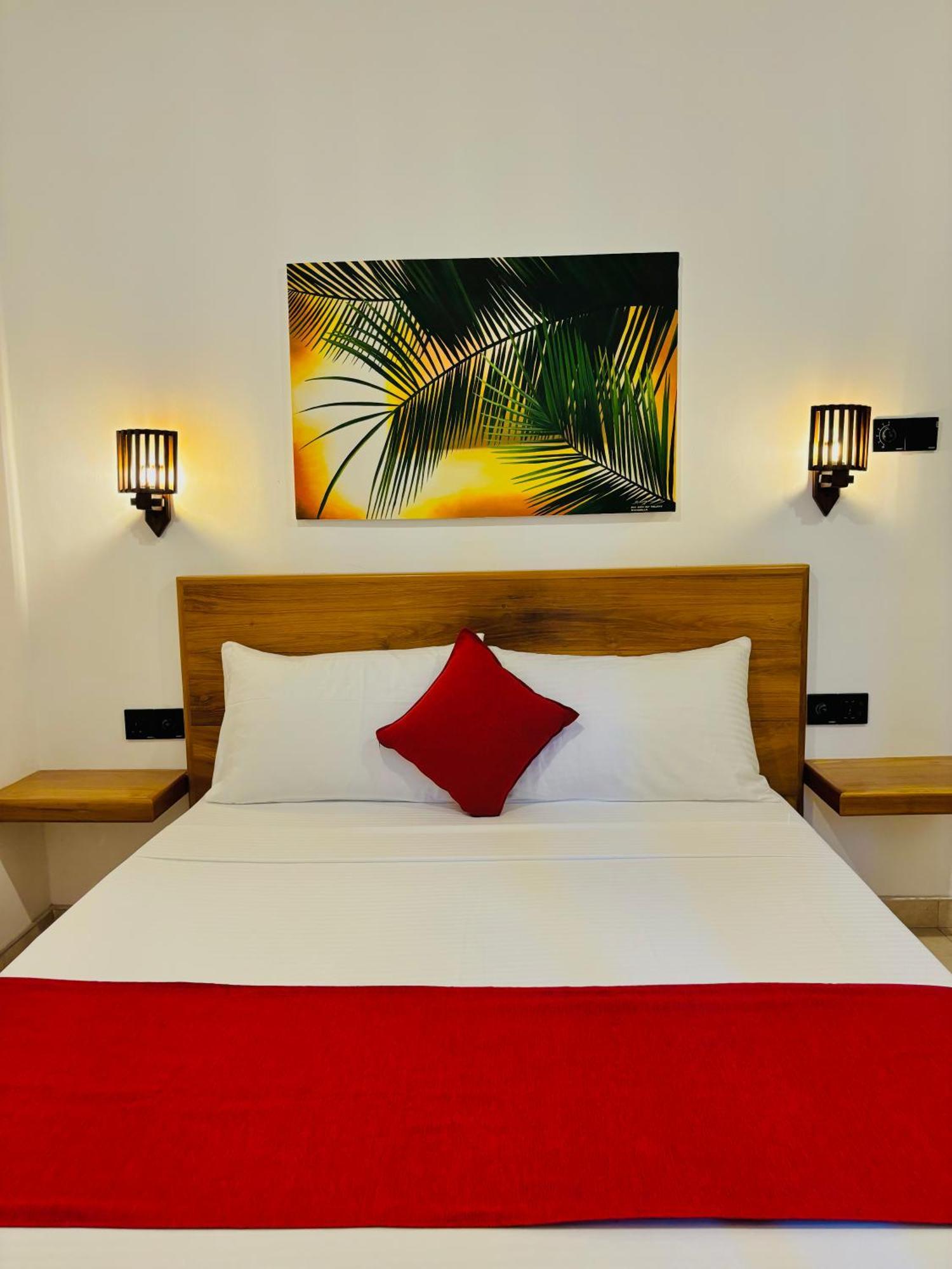 Breeze Bay Villa Dikwella Esterno foto