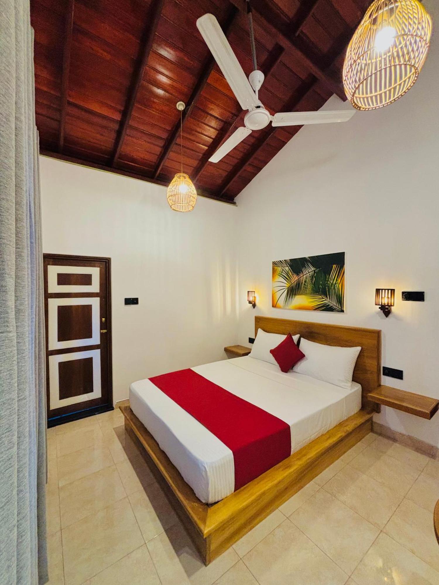 Breeze Bay Villa Dikwella Esterno foto